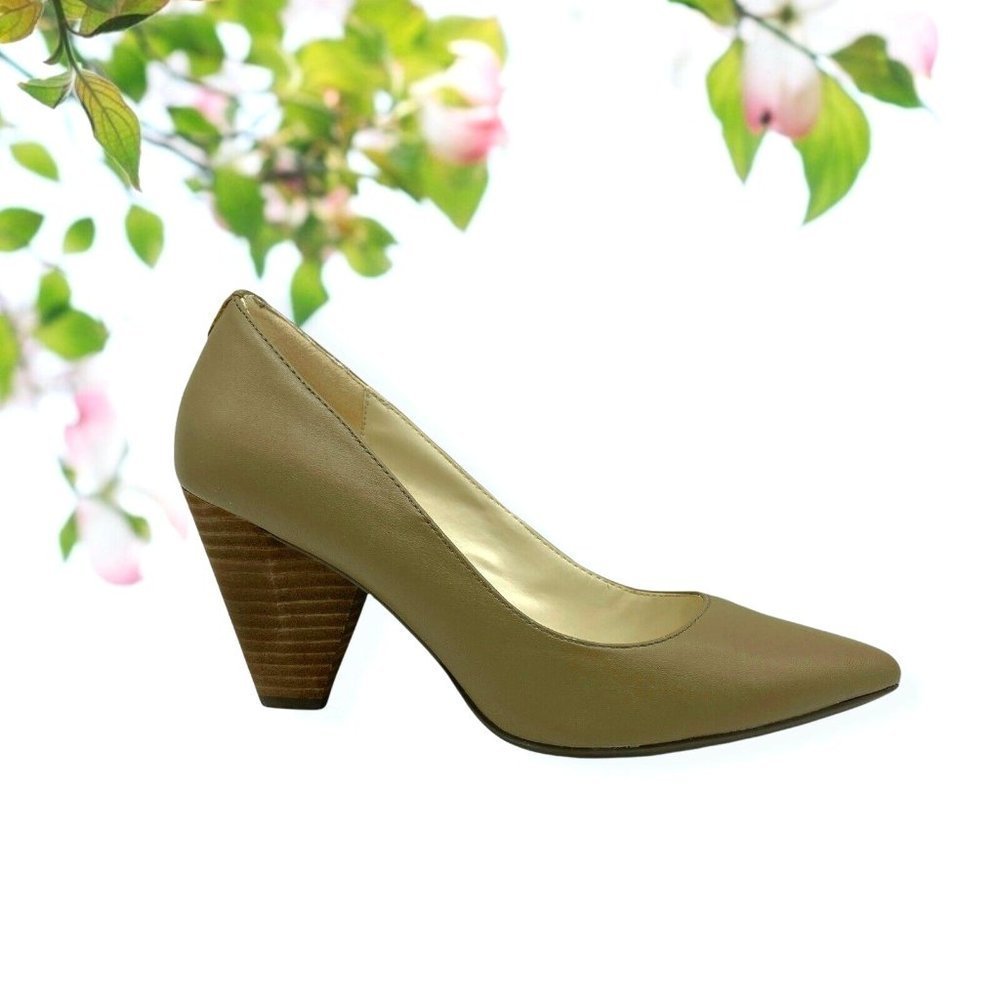 ANNE Klein Taupe Heels